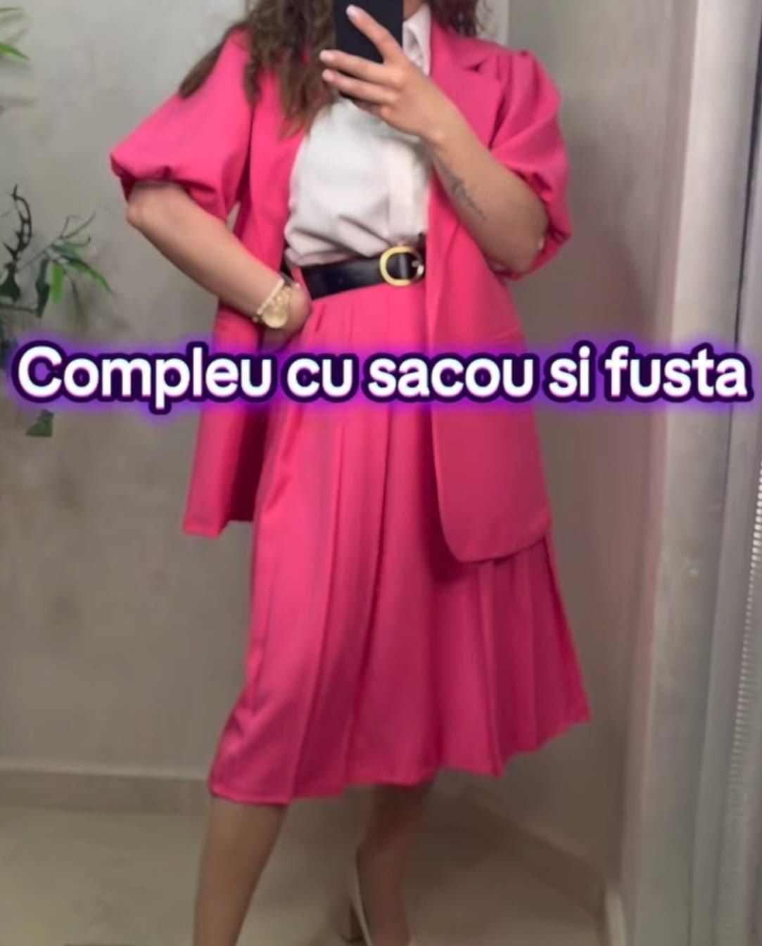 Compleu format din fustă și sacou Italia, disponibile culori