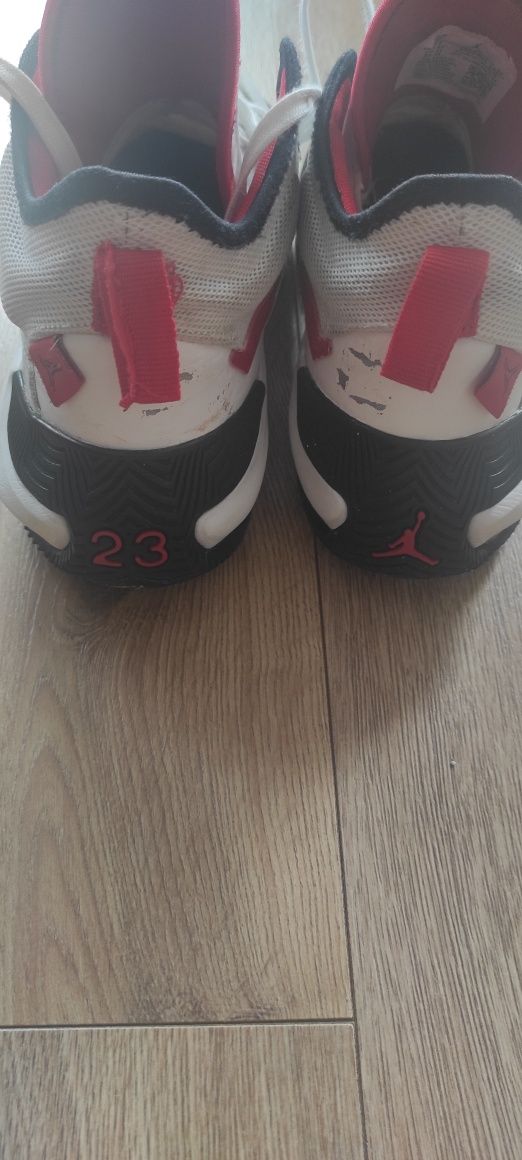 Маратонки Jordan 40 номер, Nike hustle 37 номер
