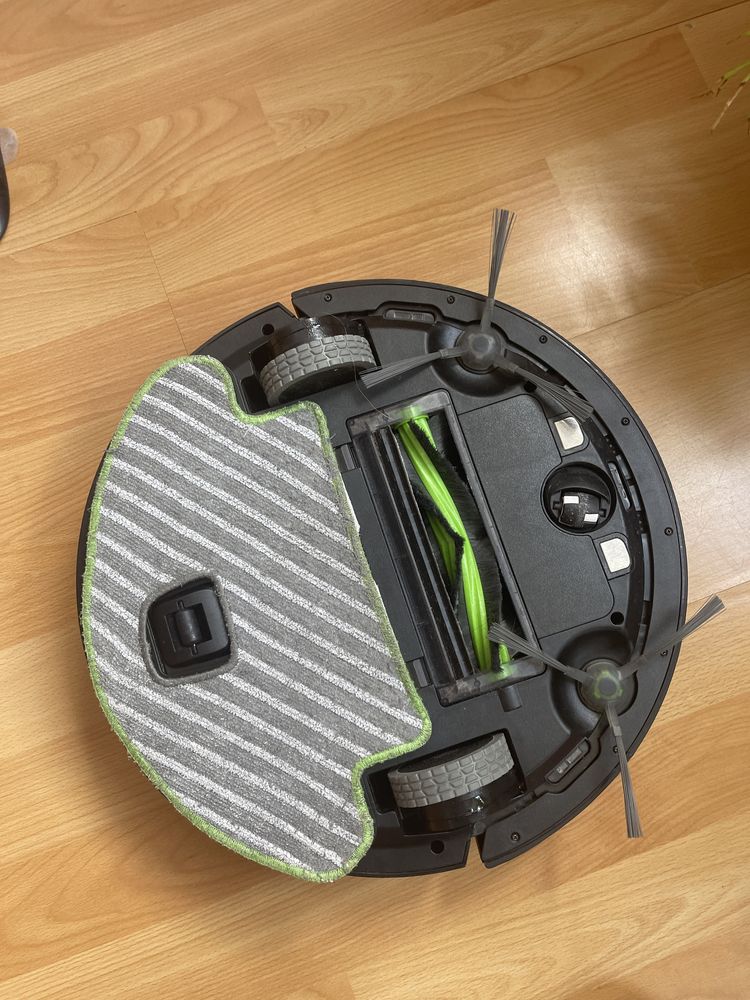 Vand Robot aspirator si mop iRobot Roomba Combo R1138