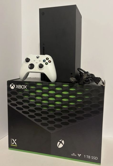 Xbox series X  + 2 геймпада + Game Pass Ultimate