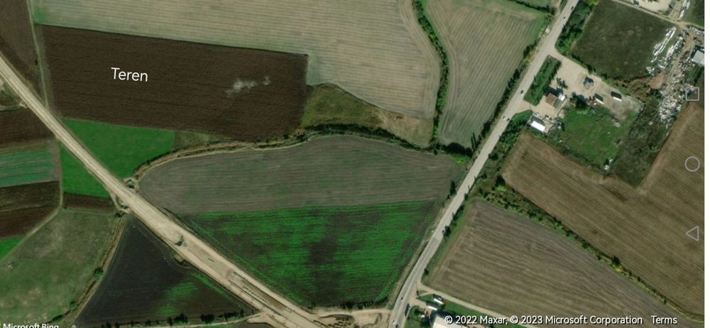 Teren de vanzare