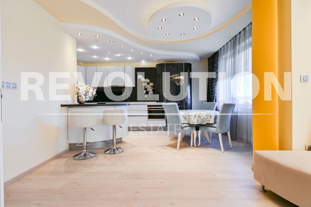 Тристаен апартамент в ж.к. Младост 4.