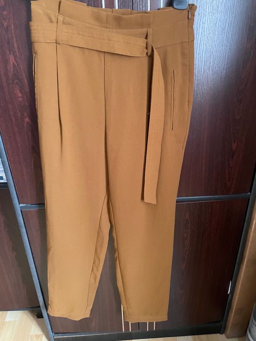 Pantaloni Stradivarius