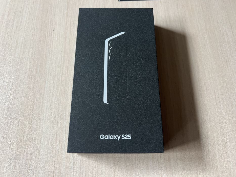Продавам Samsung Galaxy S25 128/12GB-НОВ