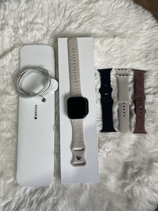 Продам часы Apple Watch se 44мм