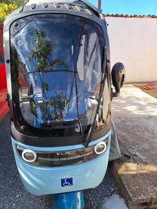 Електрическа триколка с покрив