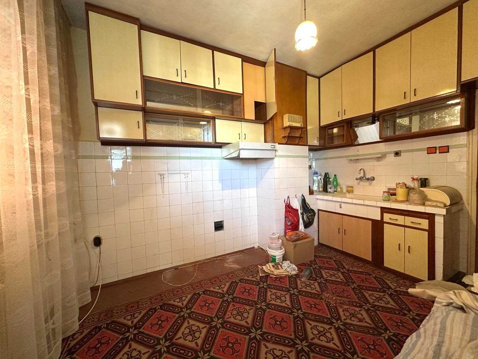 Продава се Тристаен апартамент в Велико Търново, Център - 90 кв.м за 1112 €/кв.м - Снимка #1