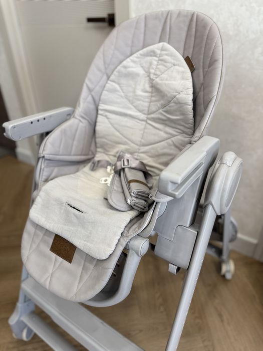 Стульчик для кормления Happy baby Berny Lux New