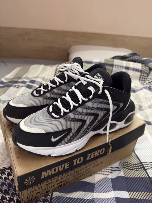 Nike Air Max TW Black and White