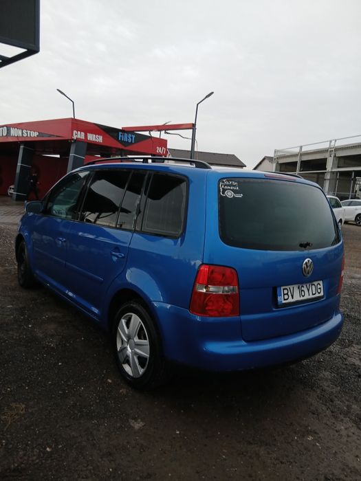 Vând touran 1.9D 6 trepte 7 locuri