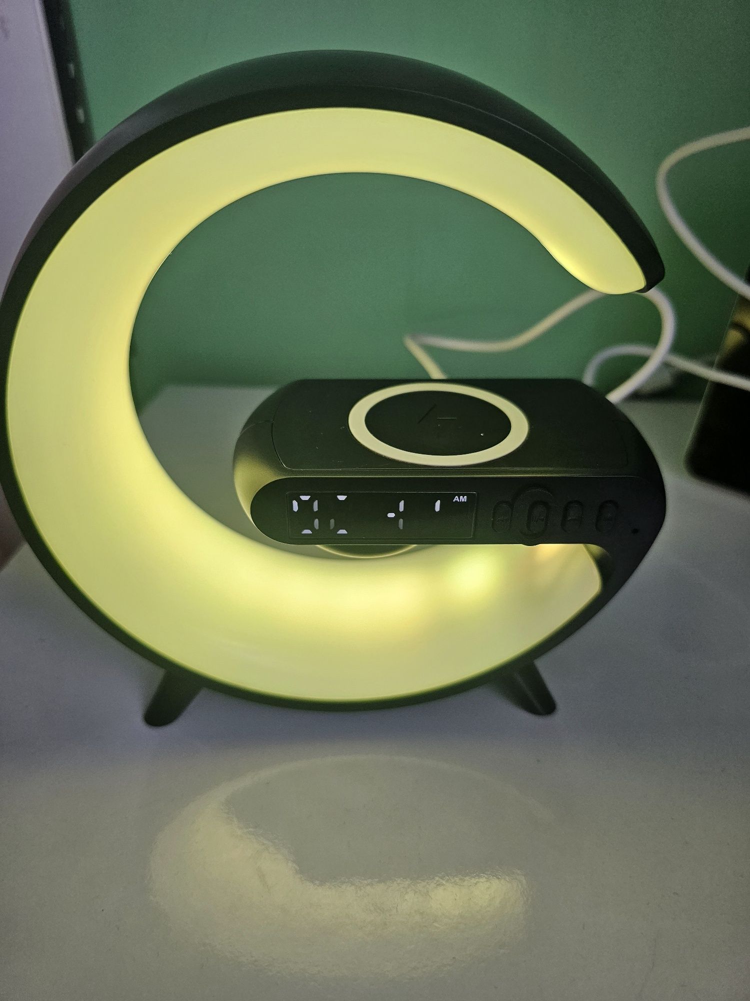 Ceas wireless cu lumini și încărcare telefon  nou