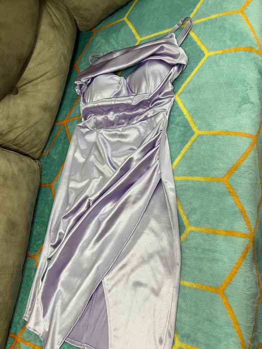 Vând rochițe în stare bună !