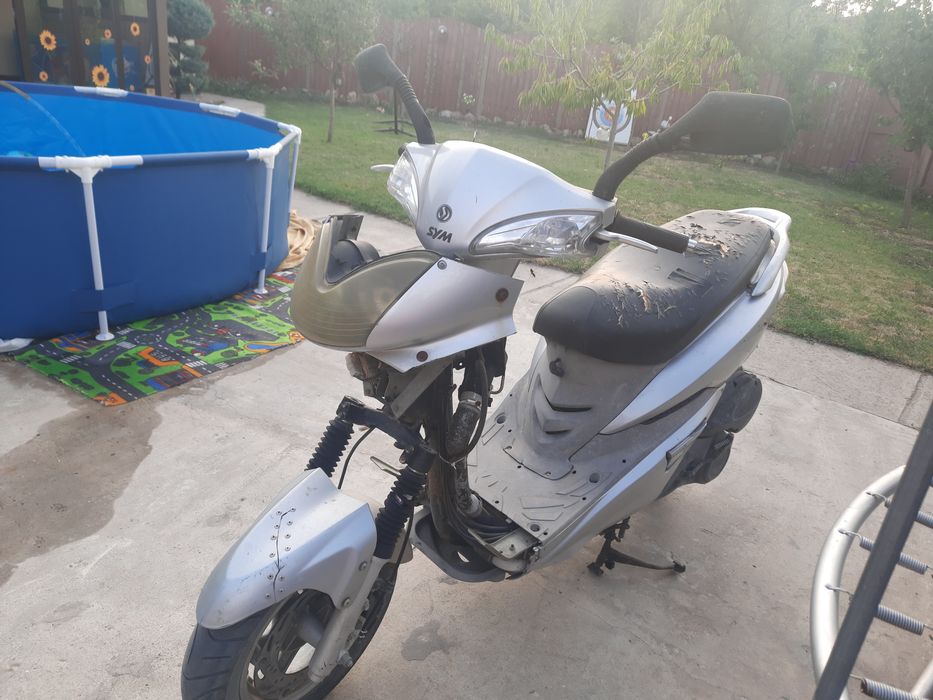 Vand scuter SYM 125cc, inmatriculat, la SUPER PRET!!