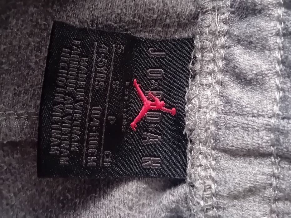 Комплект Найк 104-110 цена 25лв