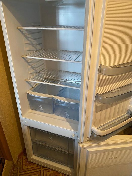 Продам рабочий холодильник