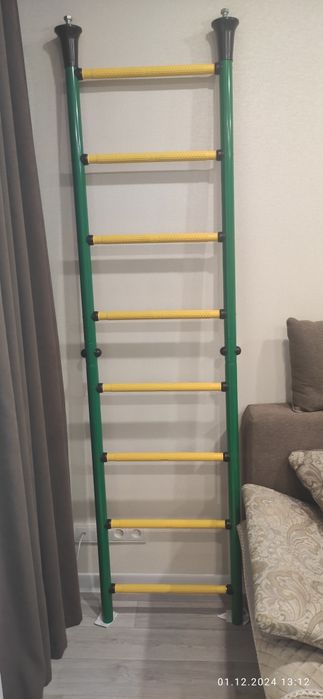 Швецкая стенка детская