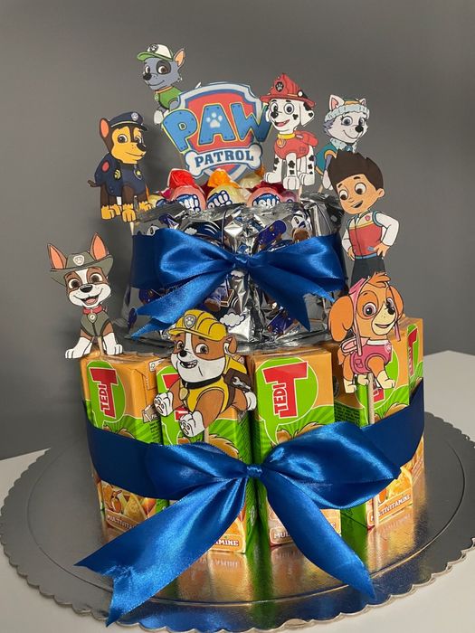 Tortulete din dulciuri ambalate