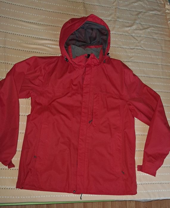 Geaca impermeabila Decathlon
