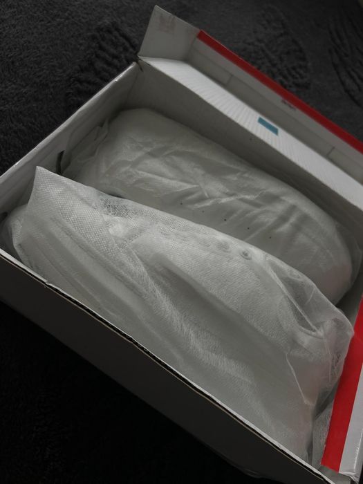 Pantofi sport albi noi