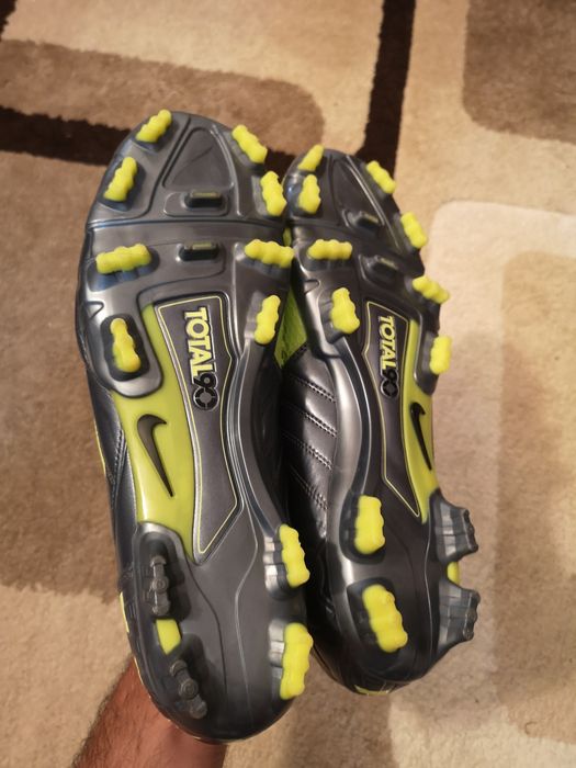 Vând ghete de fotbal Nike Total 90 in stare impecabilă
Nr 45,5
Preț 3