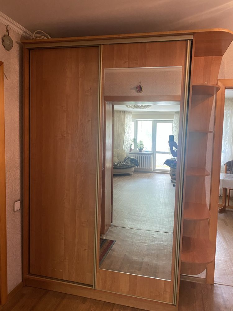 Продам шкаф купе в прихожую, б/у, недорого
