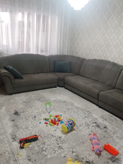 Диван угловой. Диван