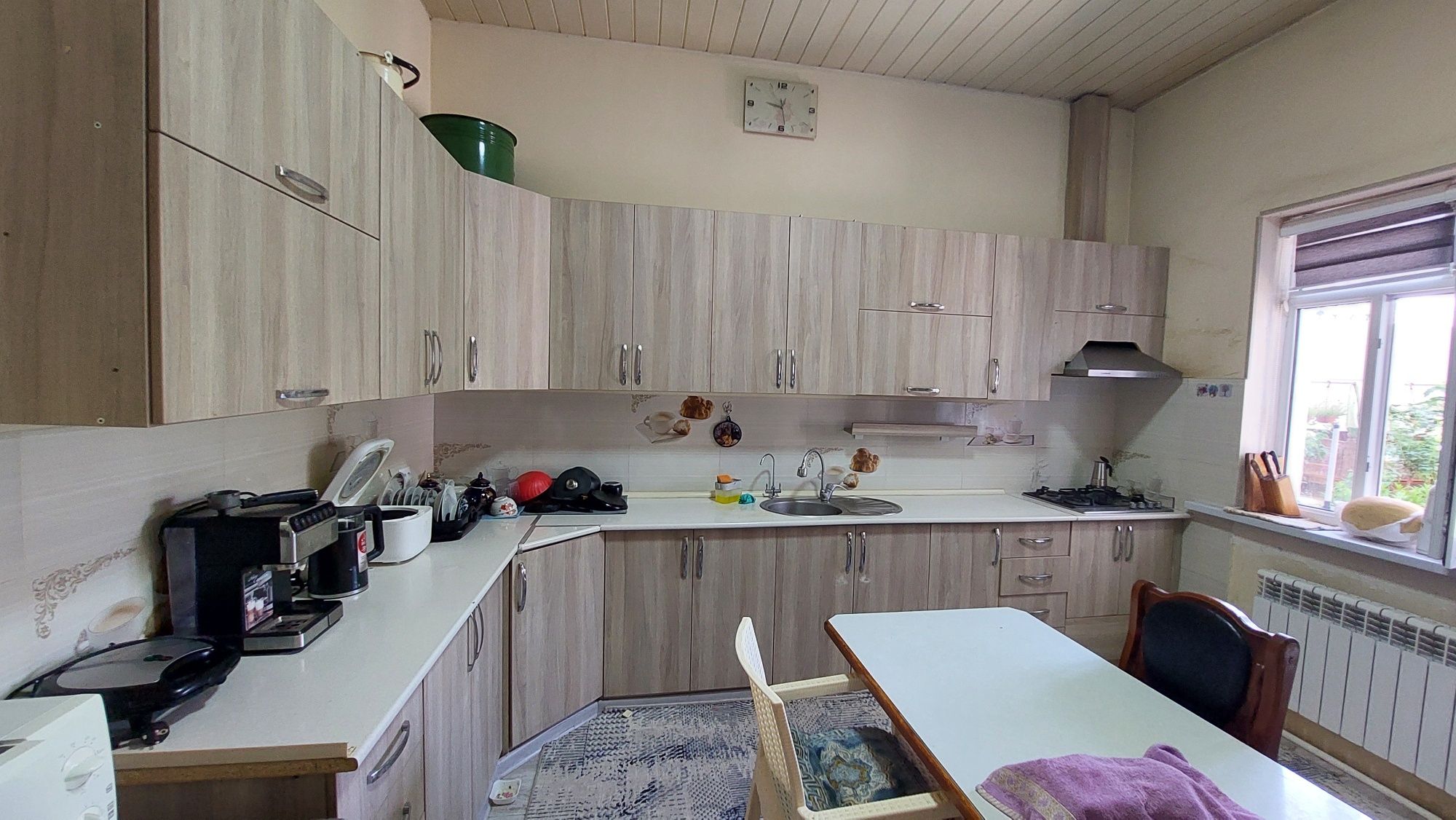 Kuxniy mebel sotiladi