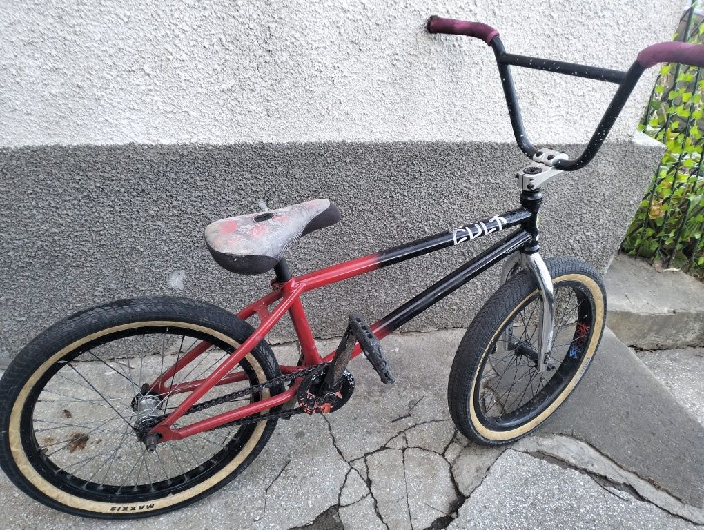 Vand Bmx cusom freestyle      trimit in țară