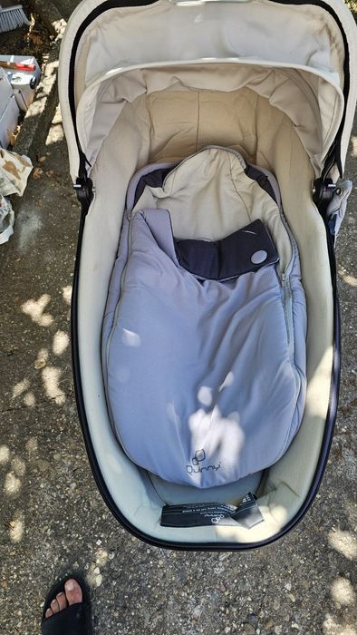 Количка Quinny Mood.
Коплекта включва летен кош, зимно чувалче / от 0-