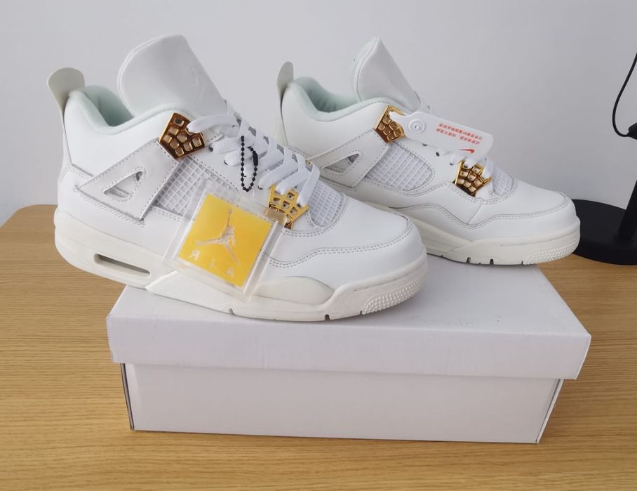 Air Jordan 4 Metallic Gold