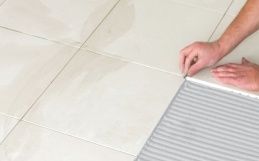 Construcții montat gresie faianță zugrăvit plinta hidroizolatie