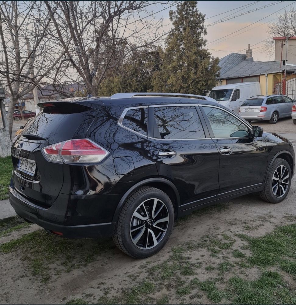 Nissan X-Trail Tekna 1,6 D 4*4 , 121000 km , 360* , negru cu piele bej
