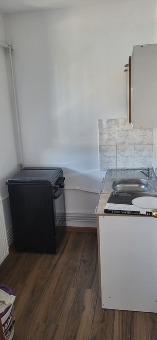 Inchiriez garsoniera