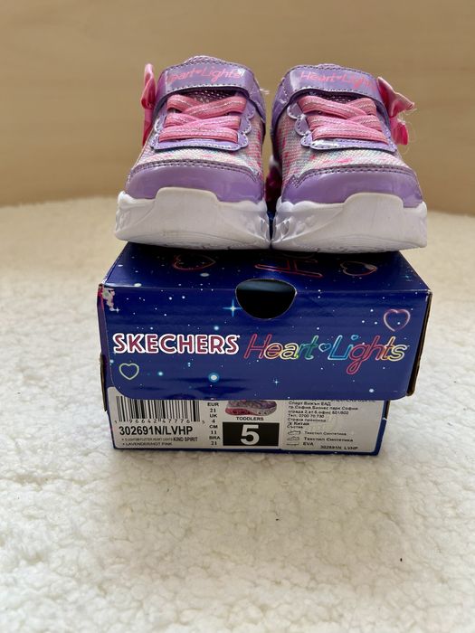 Skechers светещи маратонки