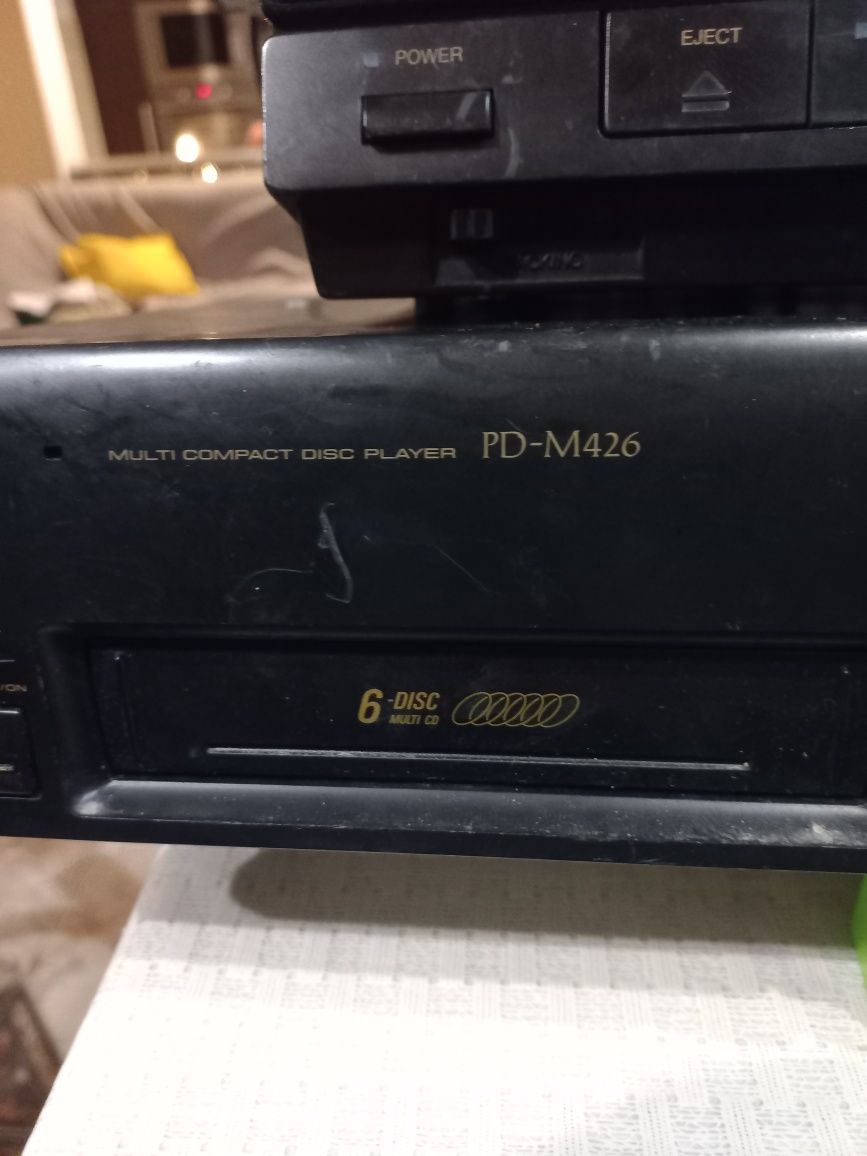 Disponibile dvd , tevion ; video Samsung; multicompact disc player  PD