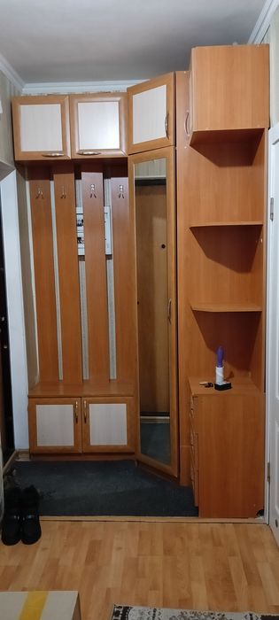 Отдам шкаф для прихожей