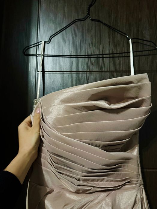 Официална рокля - шампанско / пепел от рози