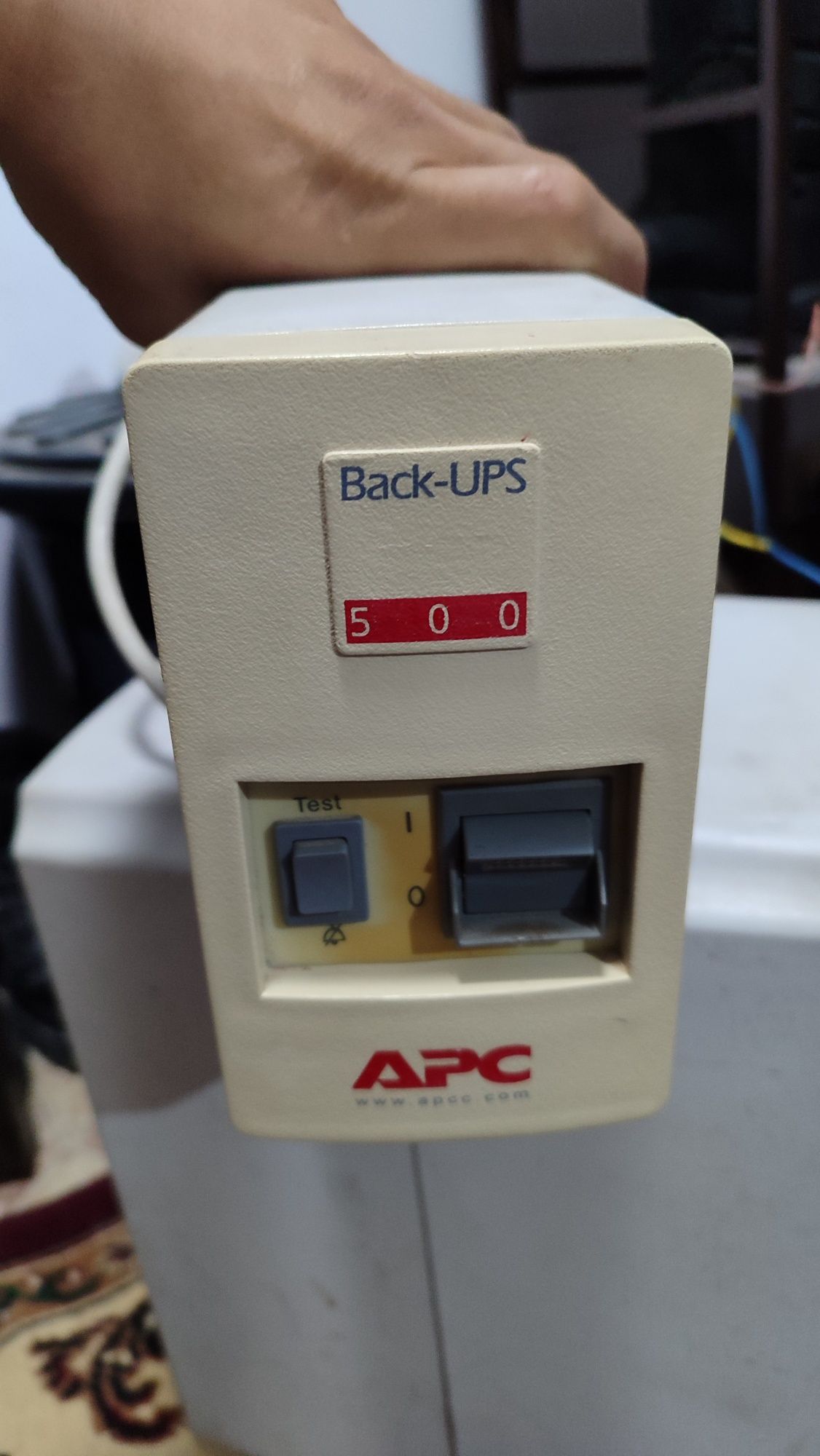 Источник бесперебойного питания APC Back-UPS CS 500 BK500-RS (Линейно-