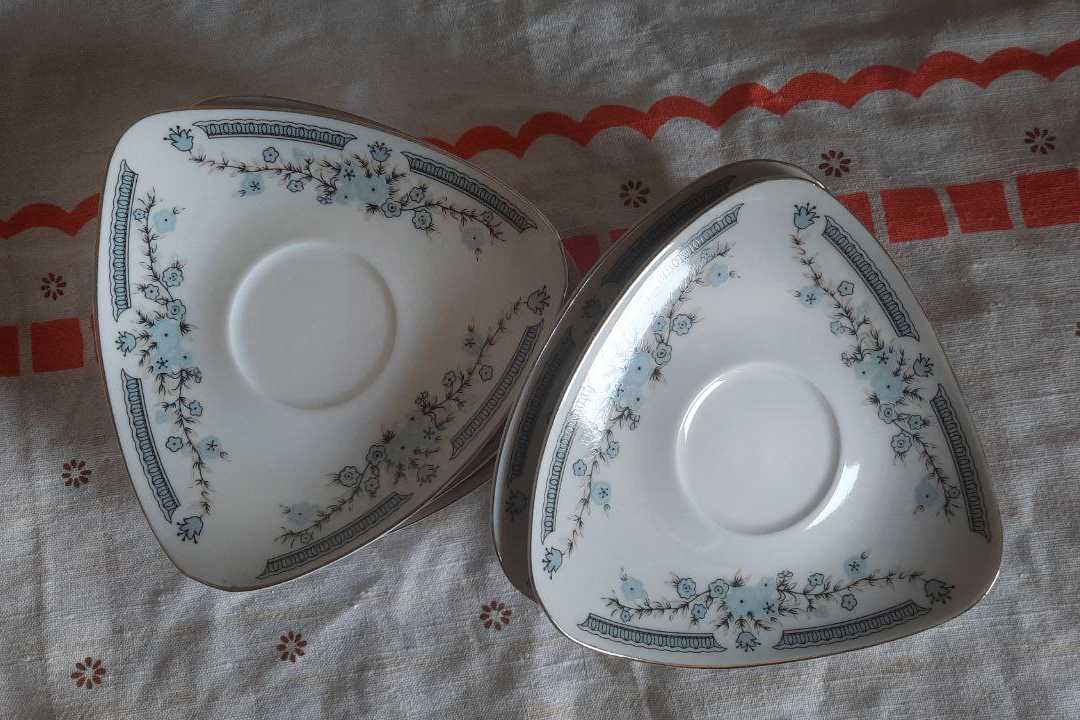 Блюдца чайные, Сахарницы, Селедочница, Чайник 0,5 л. мал. эм.