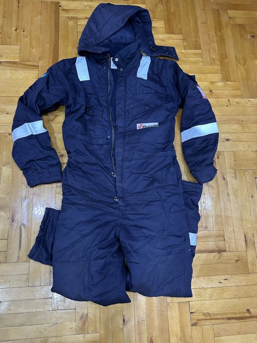 Продам зимний комбез огнеупорный