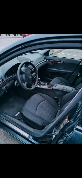 Mercedes-Benz E220
