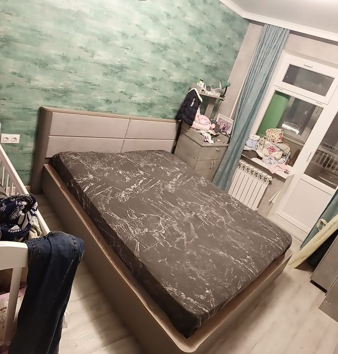 Продам двуспальную кровать