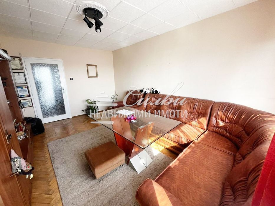 Тристаен апартамент - кв. Тракия!