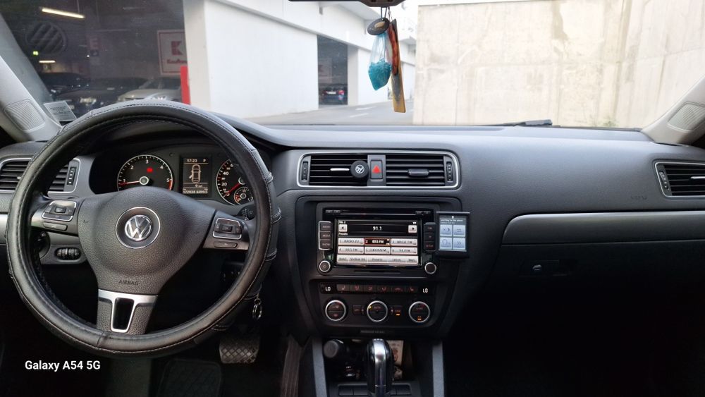 VW JETTA 2013 1.6 TDI automata 172940km