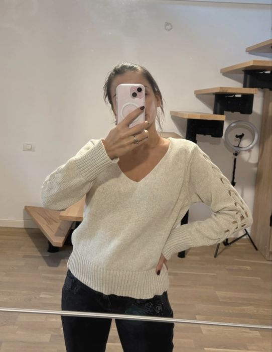 Pulover nou cu eticheta