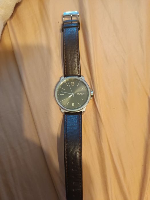 Vănd ceas marca Hugo boss produs original verificat achiziție Belgia