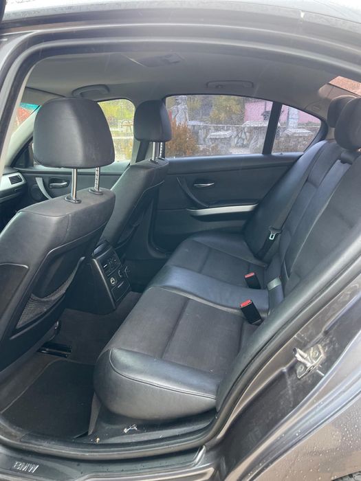 Vand bmw e90 320d pachet m
