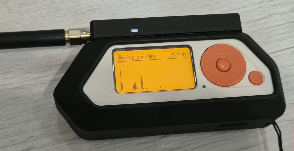 комбо модуль для flipper zero (cc1101 + esp32 + nrf24 + bmi160)