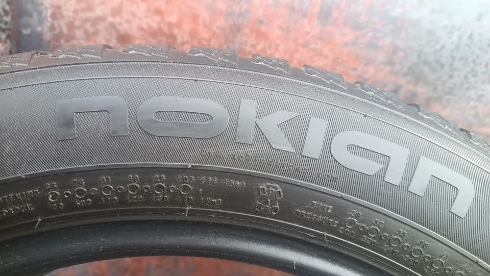 215/55/17 Nokian