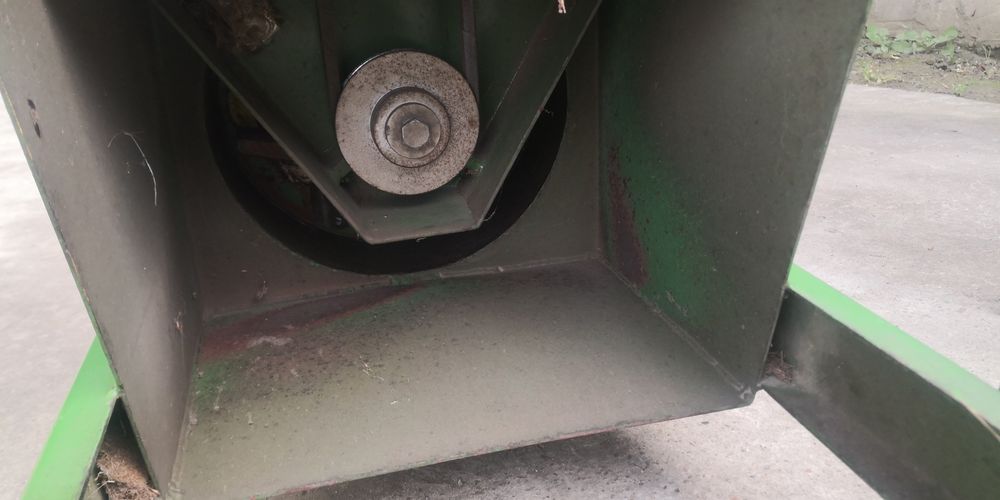 Tocator crengi, frunze